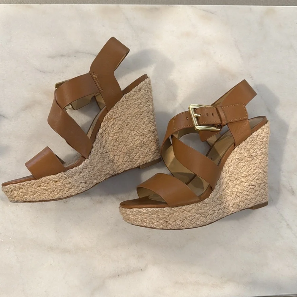 Lightly worn Micheal Kors wedges - Picture 4 of 5